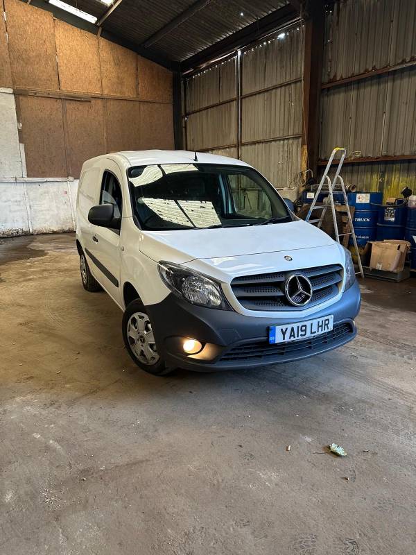 19 plate Merc Citan Main Photo